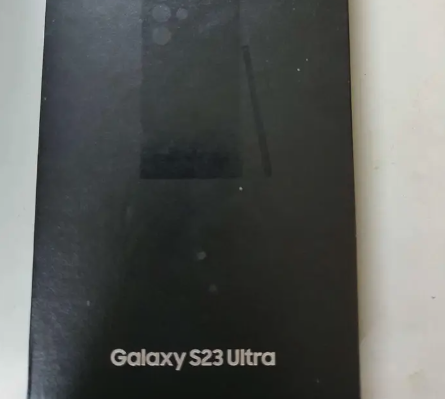 للبيع جوال جلكسي S23ULTRA شبه جديد