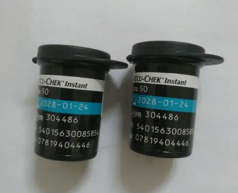 شرائط قياس سكر الدم من نوع أكيوتشيك انستانت (Accu-Chek Insta