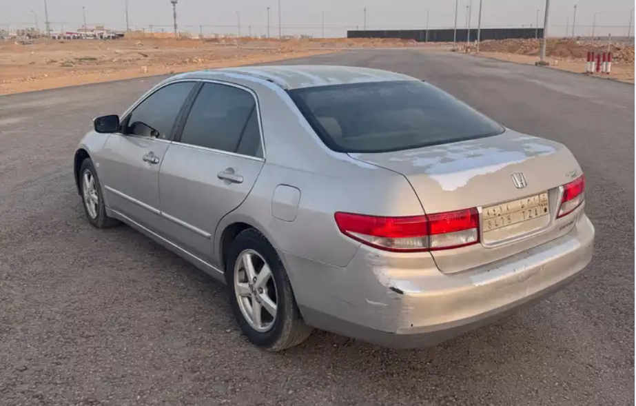 هوندا اكورد 2004 فضي مستعمل