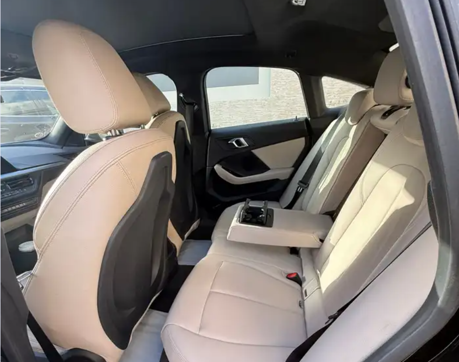 بي ام دبليو 218 I 202