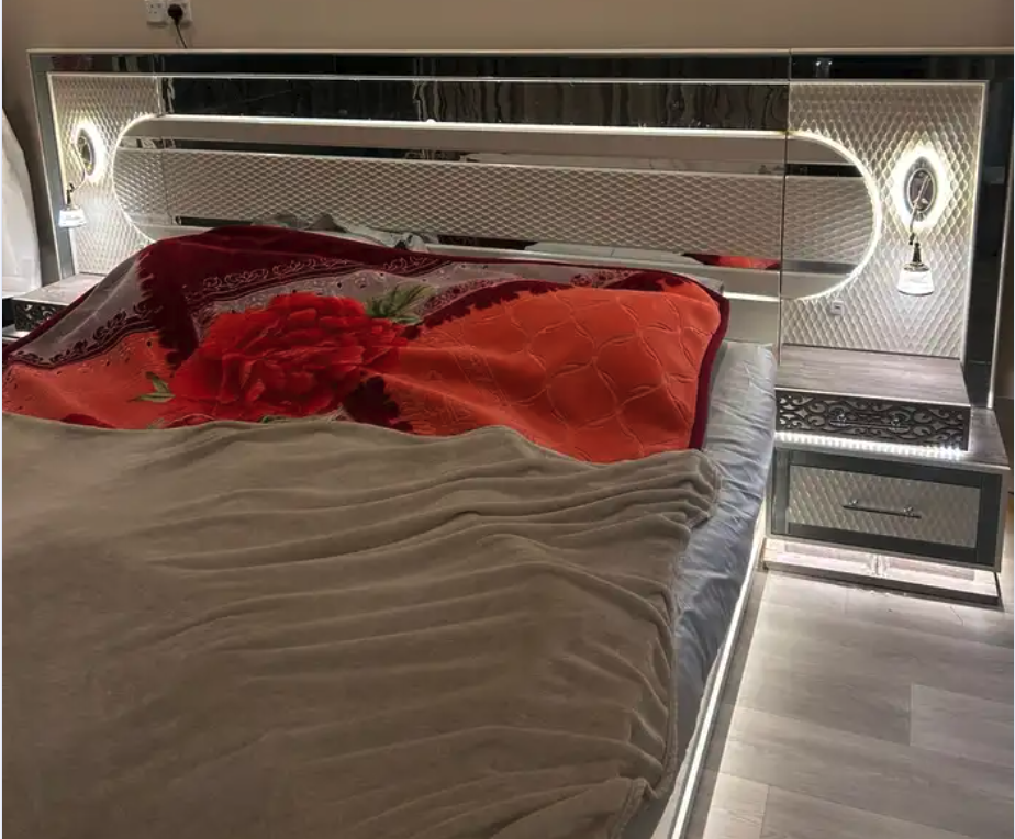 غرفة نوم كامله 8 قطع