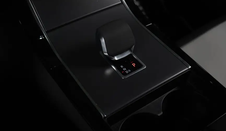 Land Rover Velar 2025