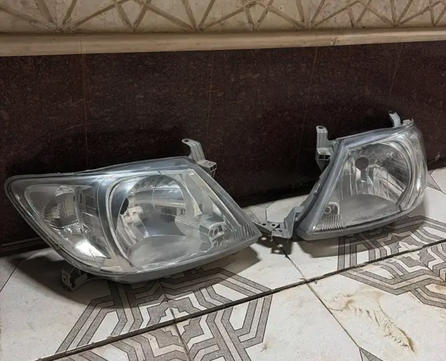 للبيع قطع غيار هايلوكس