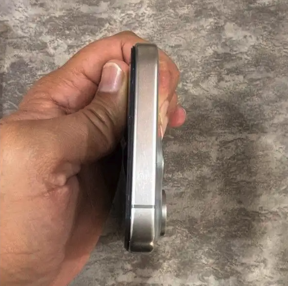 ايفون 15 برو ماكس 256 .