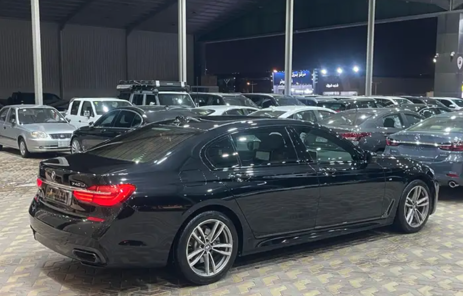 بي ام دابليو الفئه السابعة موديل 2019 فل كمل كت ام