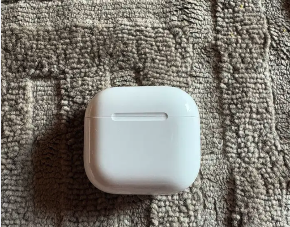 AirPods 4