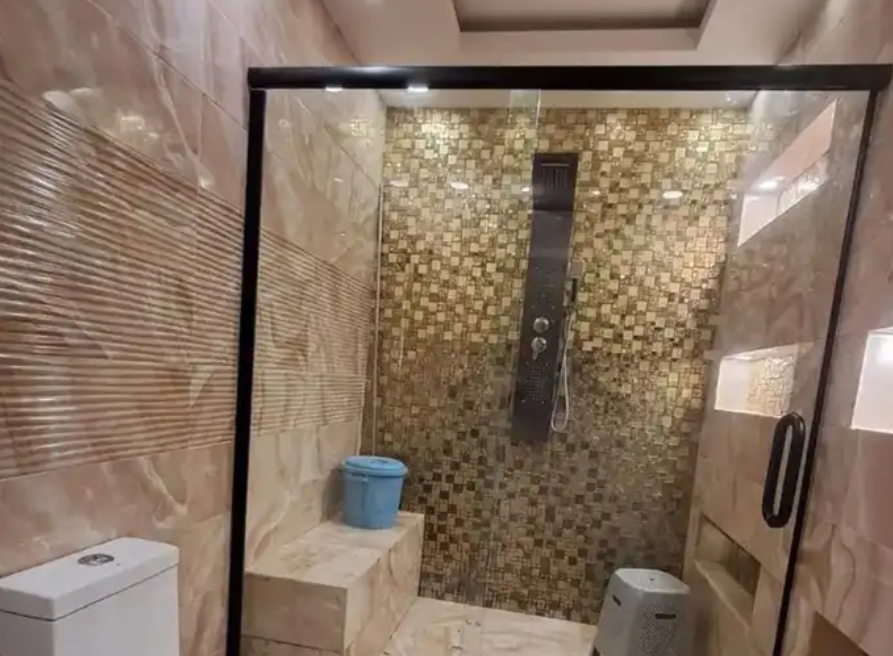 معلم زجاج س ريت جد باب زجاج شاورات مرايات شاورات زجاج م اتب