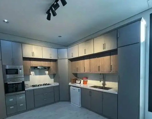 فني المنيوم صيانه مطابخ تفصيل شبابيك وأبواب وصيانه شبابيك