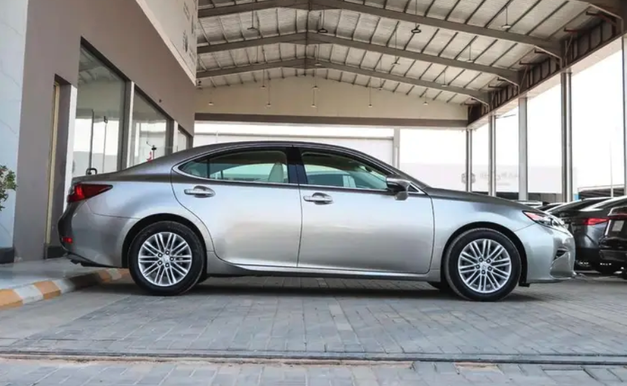 لكزس ES 350 موديل 2016