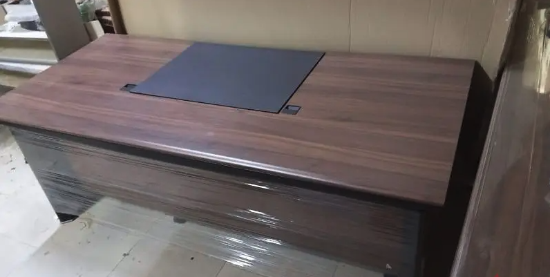 تشكيلة ممتازة من الاثاث المكتبى المستورد وتبدا الاسعار من 3000