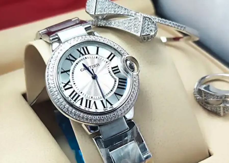 ساعه كارتير نسائي جوده عاليه