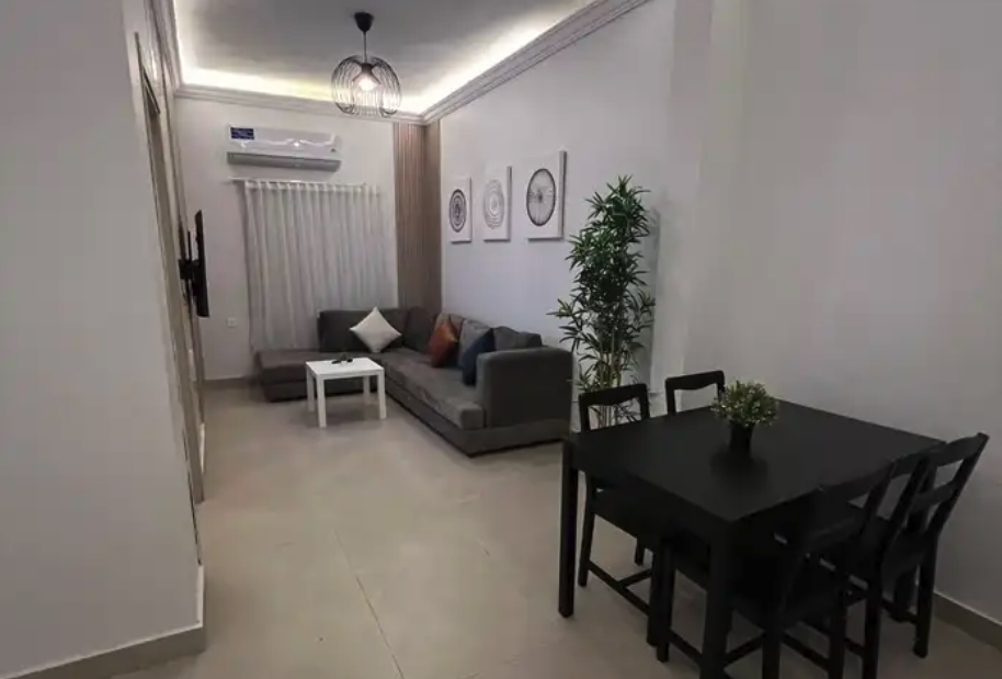 غرفة وصالة مؤثثة وجاهزة للايجار الشهري