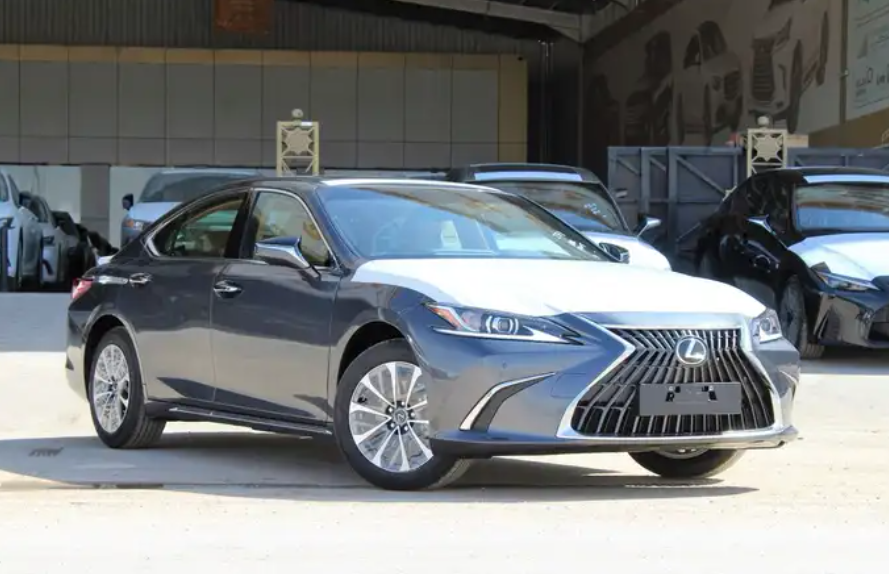 لكزس-ES250 AA-خليجي-2025-جناح-تشغيل عن بعد-ازياق جانبيه