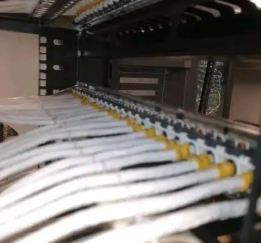 صيانه وتأسيس جميع الشبكات وأنظمة التيار الخفيف وخدمات ai