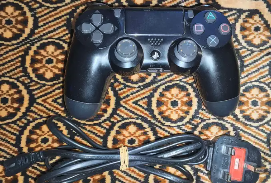 سوني 4 مهكر والعاب معربة