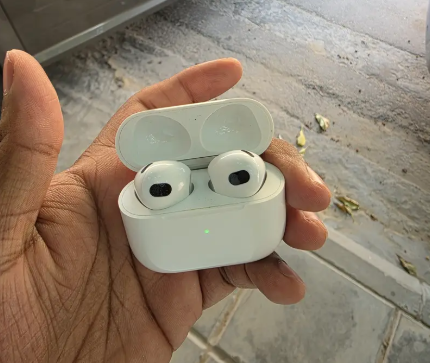 Iphone 11 64gb with 80%battery life and Airpods 3rd gen