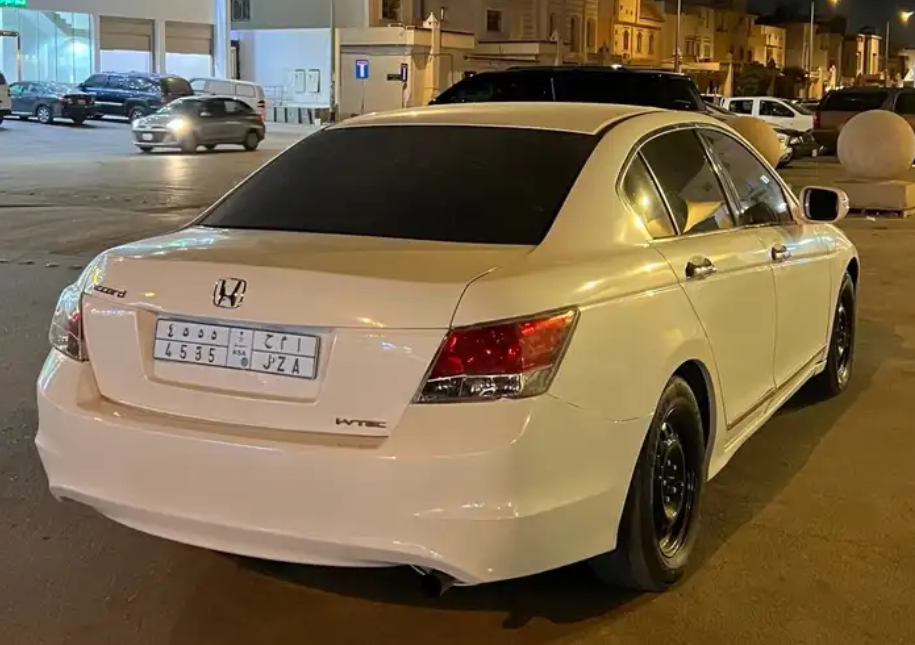اكورد 2009 للبيع