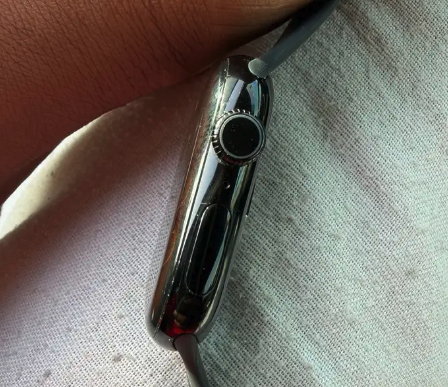 للبيع ساعة Apple Watch Series 10 مقاس 46mm نسخة GPS