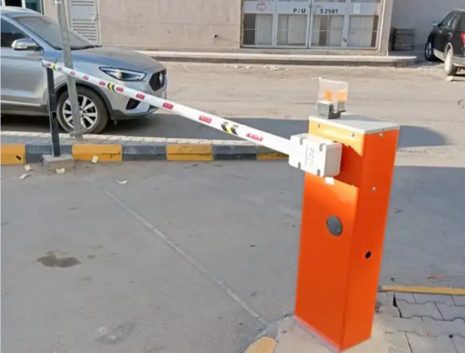 بوابة دخول سيارات بوابة مواقف سيارات