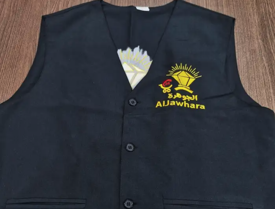 الزي الموحد تيشرتات قمصان بلوفر سديري وغيرها مع التطريز ..