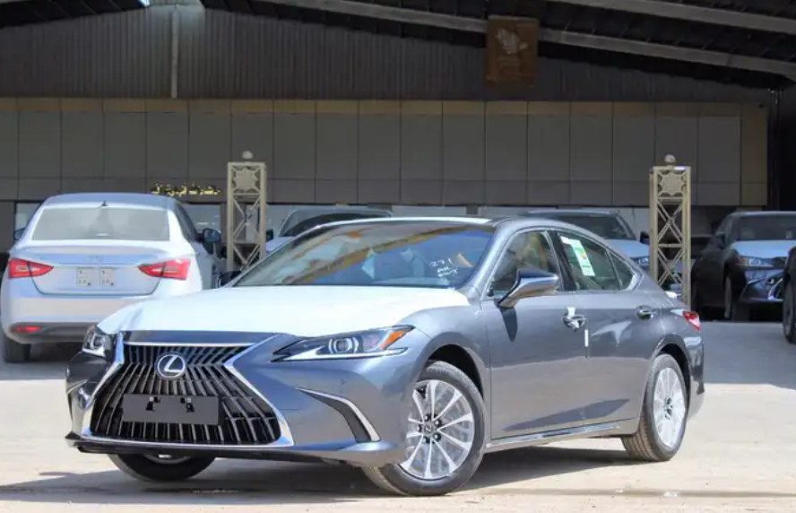 لكزس-ES250 AA-خليجي-2025-جناح-تشغيل عن بعد-ازياق جانبيه