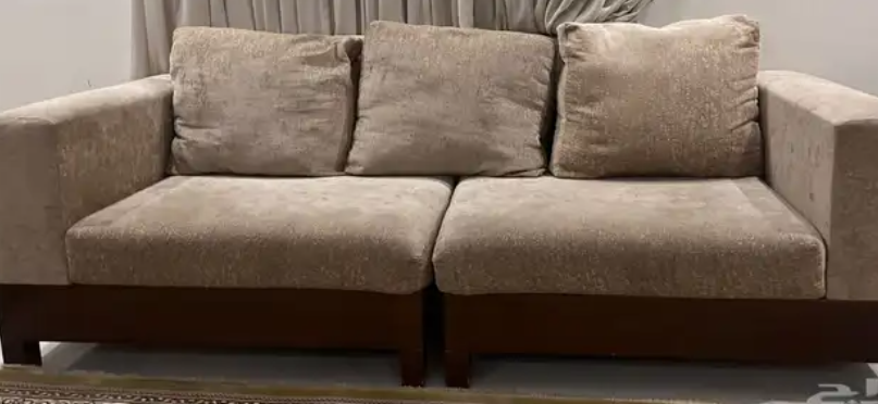 كنب للبيع ملاحظه بسيطه فيه بس