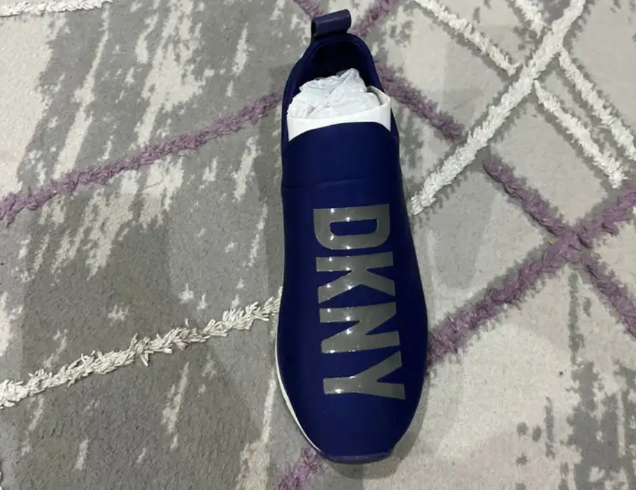 حذاء اطفال جديدة DKNY