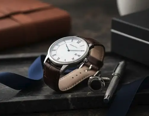 طقم إهداء فخم (ساعة - قلم - كبك) - جديد وأنيق جدا