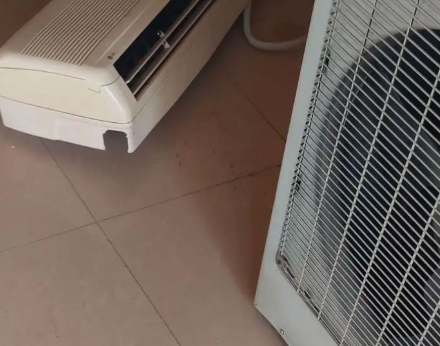 مكيف اسبلت LG