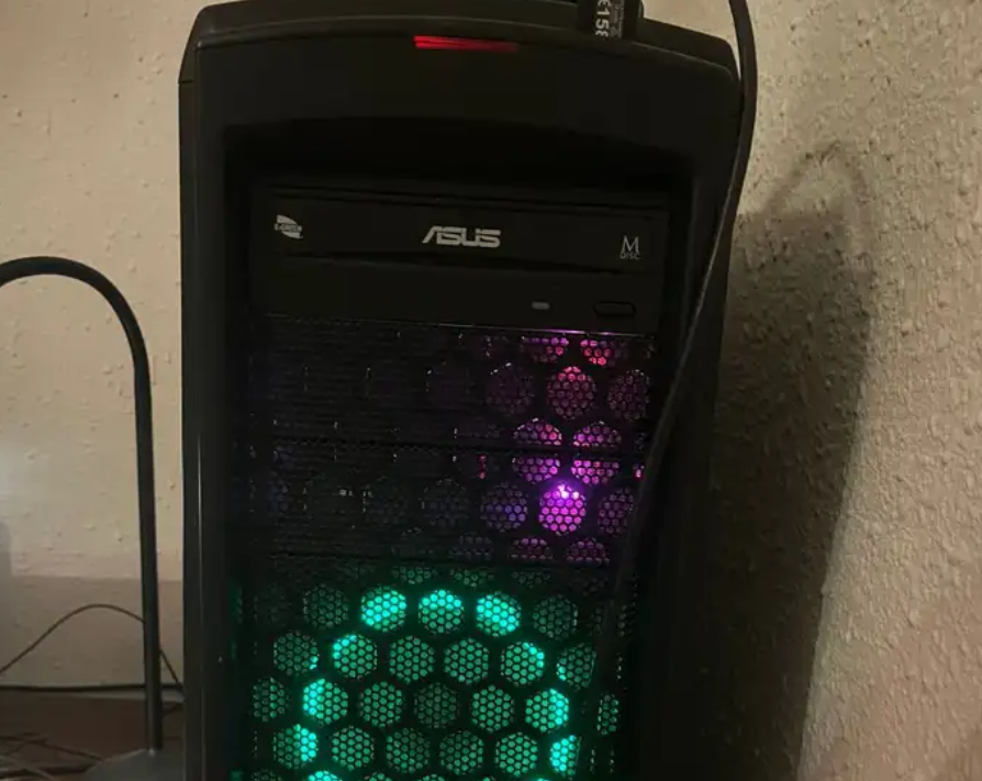 كمبيوتر مكتبي هندسي للبيع