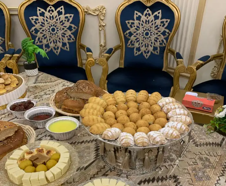 طاولة ضيافة واستقبال للمناسبات والزواجات