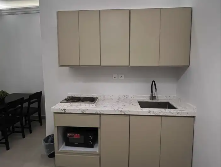 غرفة وصالة مؤثثة وجاهزة للايجار الشهري