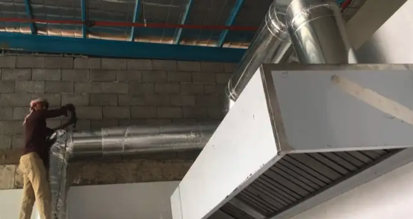 فني تجهيزات مطاعم ومطابخ وكفتيريات وجميع اعمال الاستيل