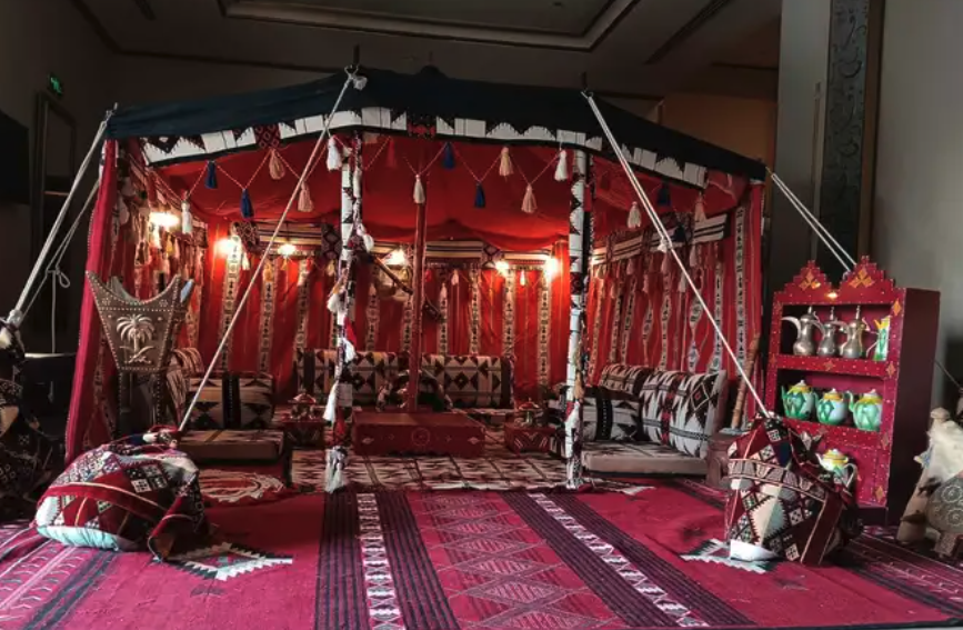 تاجر جلسات شعبيه تاجر كنب تاجر طاوله كراسي قهوجيين