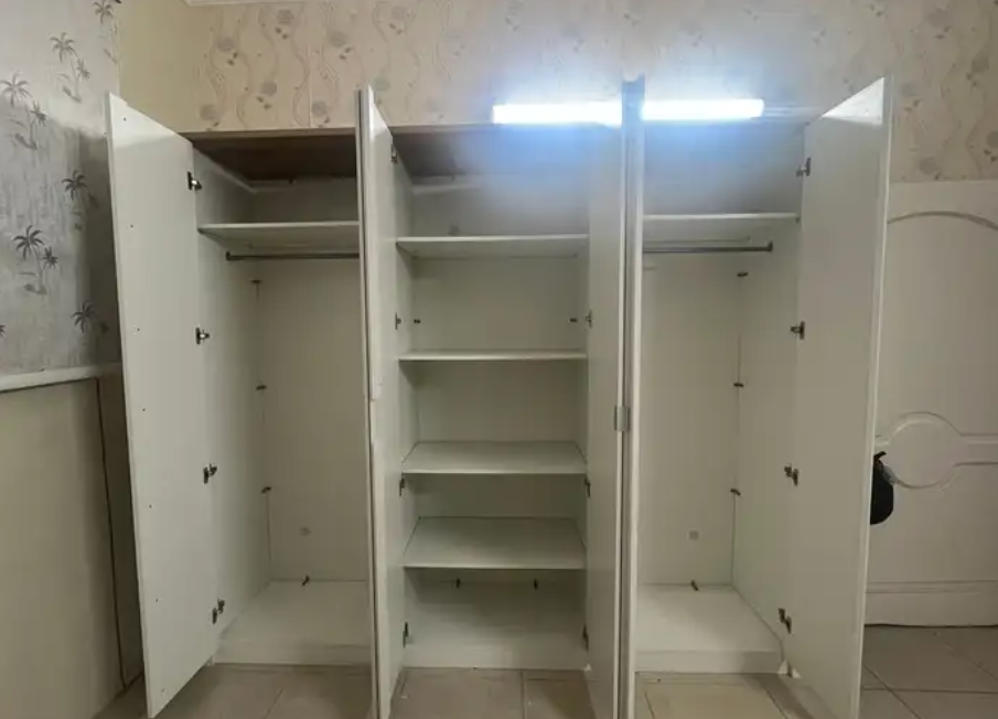 للبيع غرفة نوم