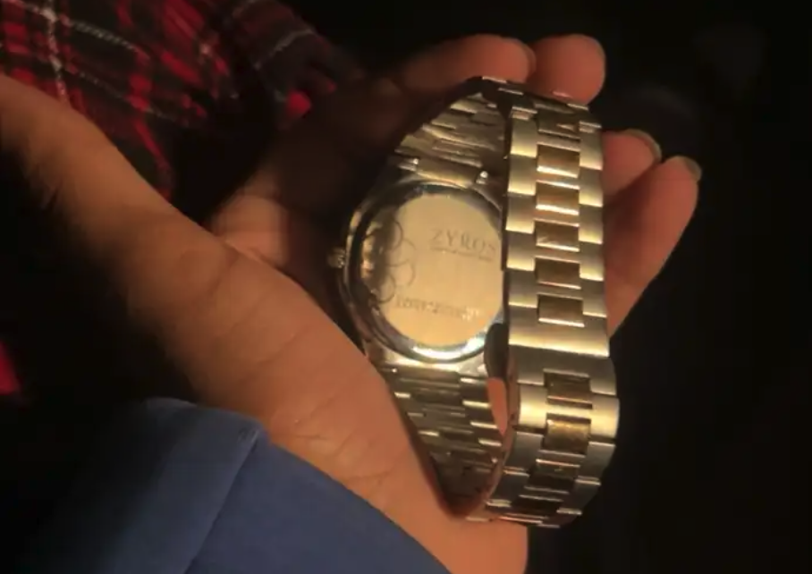 ساعة زايروس اصليه مافيه شي