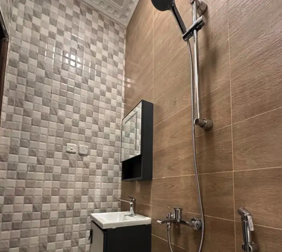 شقة مفروشة جديدة غرفتين للايجار اليومي