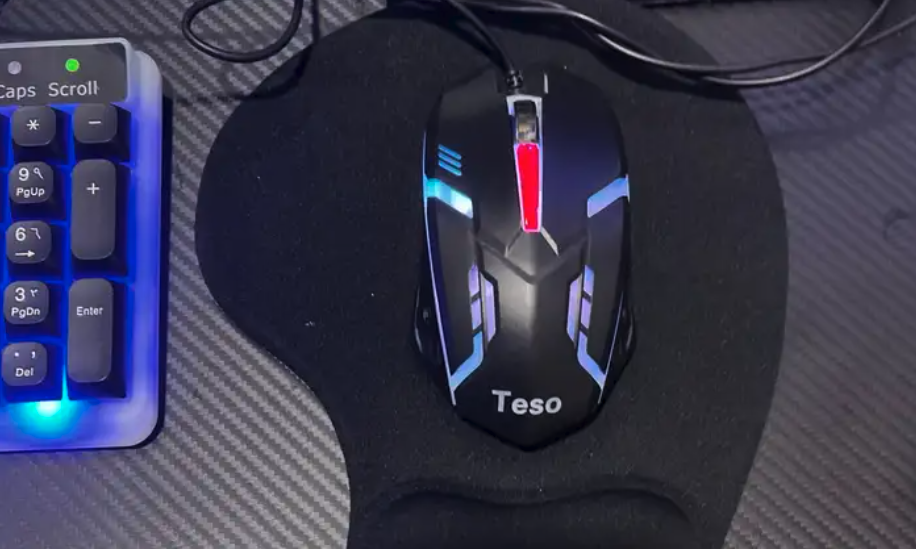 سوني 4 مع جميع ملحقاته