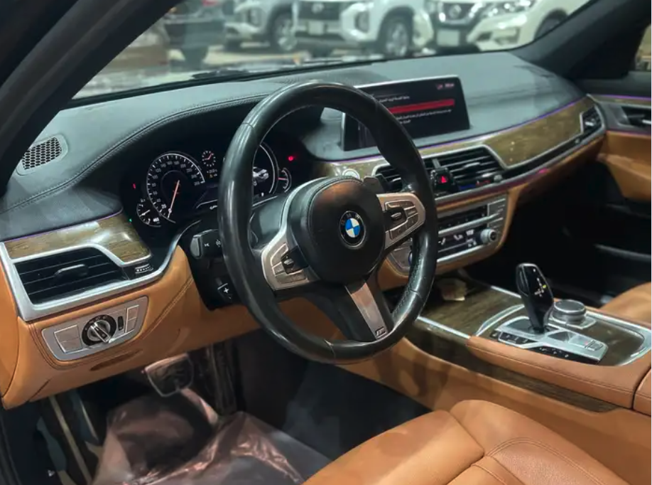 بي ام دابليو الفئه السابعة موديل 2019 فل كمل كت ام