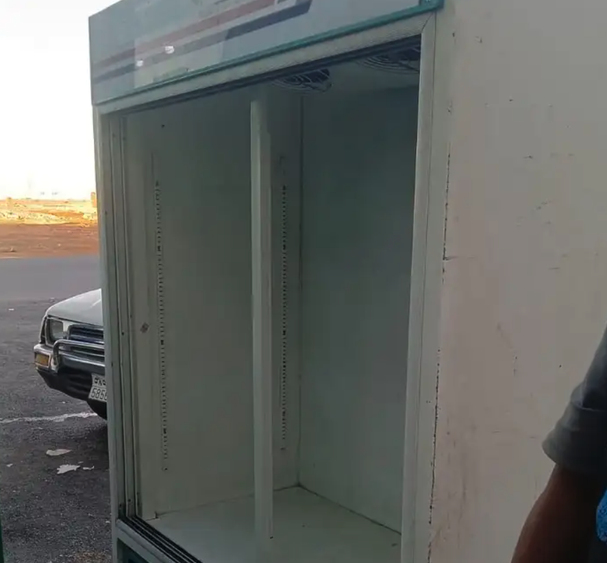 ثلاجات عرض بابين