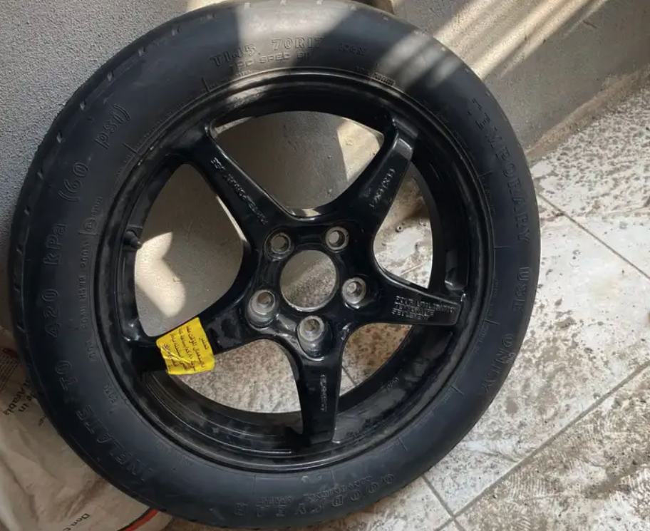 للبيع استبنة اسبير صغير للكاديلاك