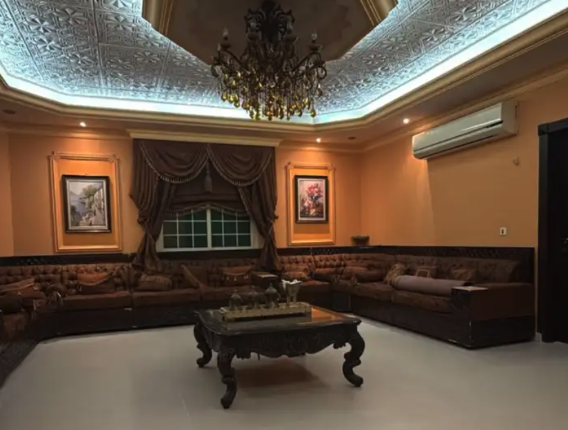 كنب للبيع نظيف جدا لا كسر ولا شي