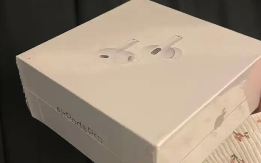 سماعة ابل ايربودز برو جديده لم تستعمل