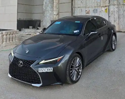 لكزس is300 2023 ممشى 23 الف