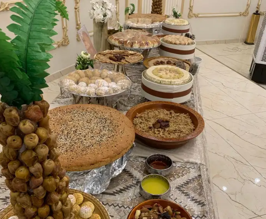 طاولة ضيافة واستقبال للمناسبات والزواجات