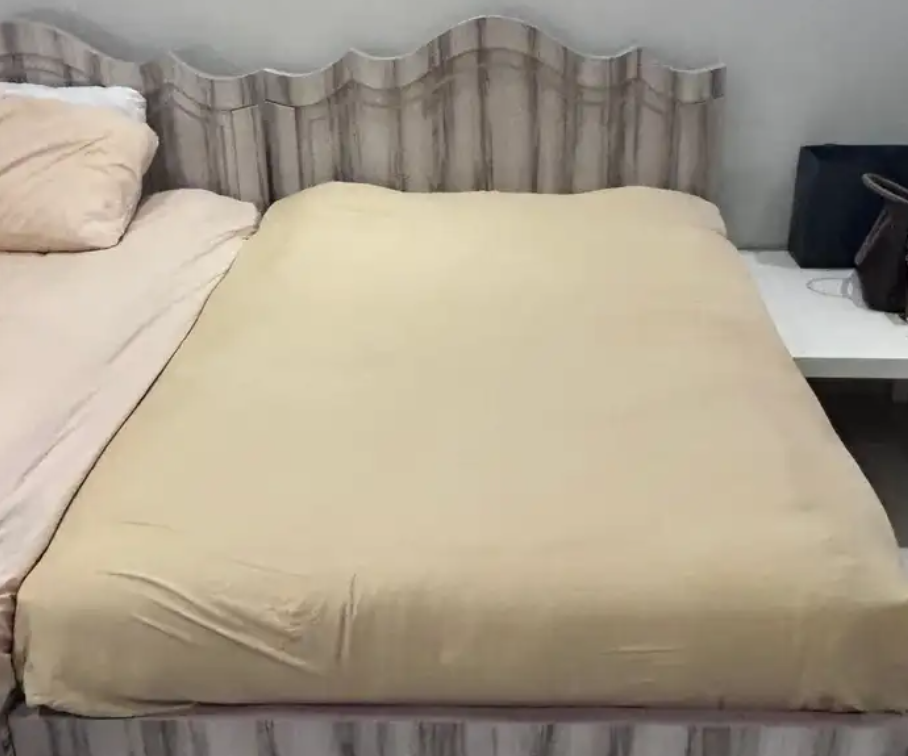 سريرين نفر و نص ب1200قابل للتفاوض نظيفه مع المراتب