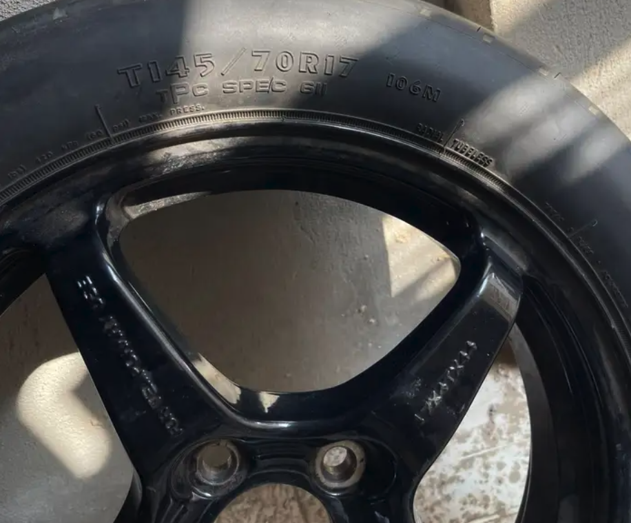 للبيع استبنة اسبير صغير للكاديلاك