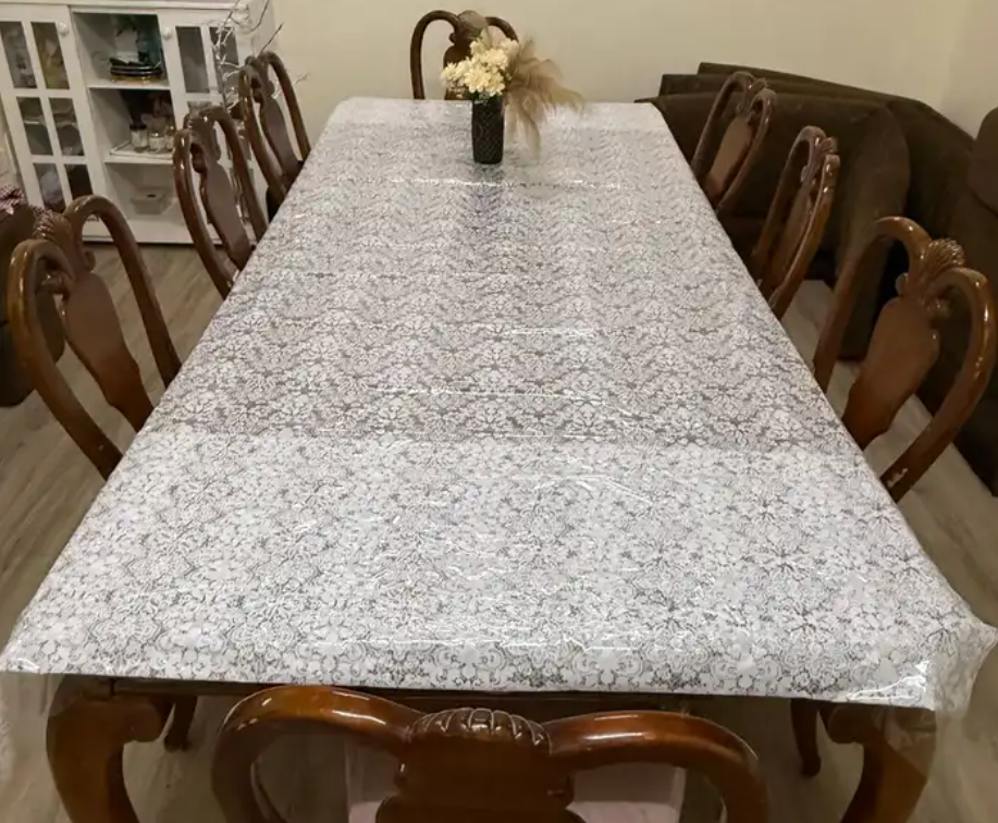 طاولة طعام