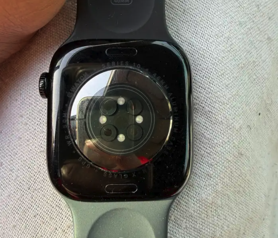 للبيع ساعة Apple Watch Series 10 مقاس 46mm نسخة GPS