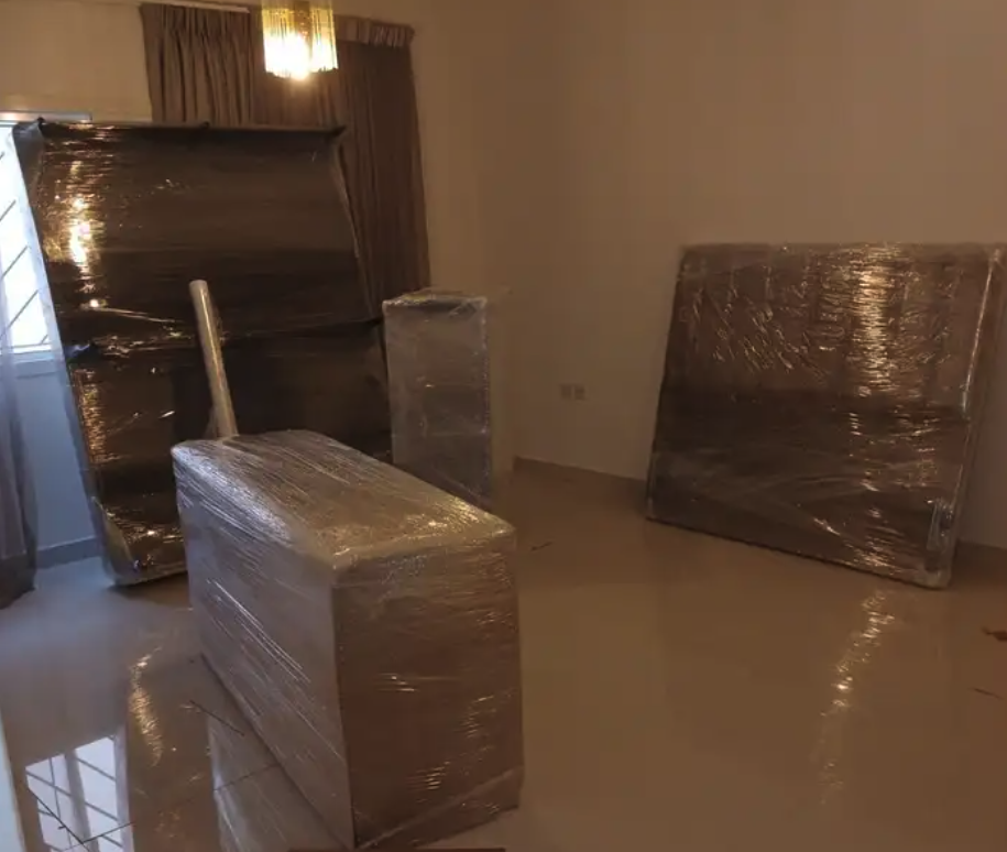 نقل عفش بالرياض مع الفك والتركيب والتغليف والتغزين